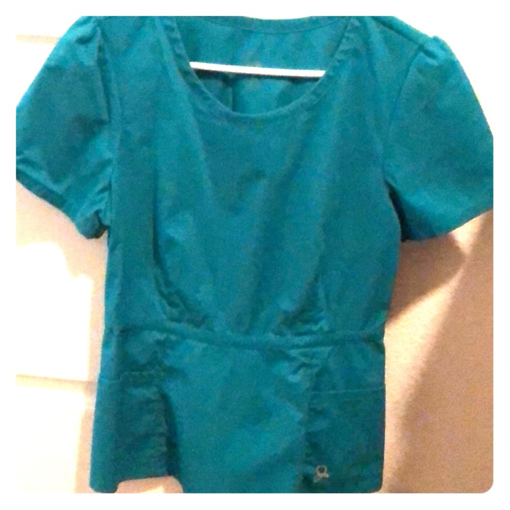 Jaanuu scrub top!